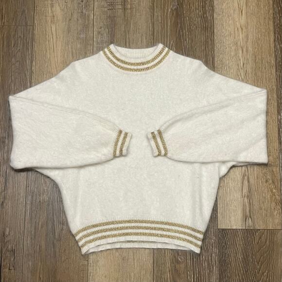 VTG Rafaella White Gold Trim Angora Wool Fuzzy Sweater M Luxury Classic Timeless - Picture 1 of 6